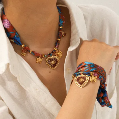 Scarf Necklace with Charm for Women Red Scarf Necklace Adjustable Charms for Scarf Necklaces Vintage Jewelry