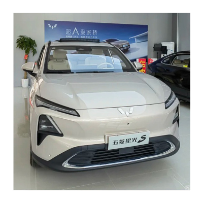 Hybrid Car Wuling Starlight S Phev 60km Advanced Hybrid Vehicles New Energy Vehicles Right Hand Drive for Sale