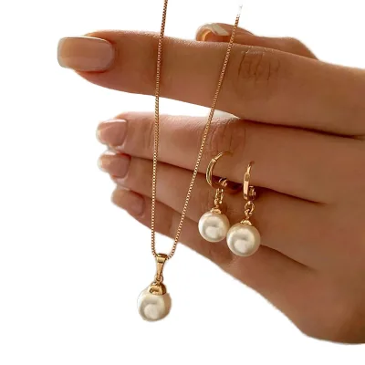 Fashionable European and American Retro Style Women Jewelry Set Light Luxury Pearl Pendant Necklace Earrings Design Jewelry