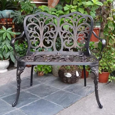 Factory Wholesale Outdoor Garden Benches Made of Metal Suitable for Parks Outdoor Patios Cast Aluminum Benches.