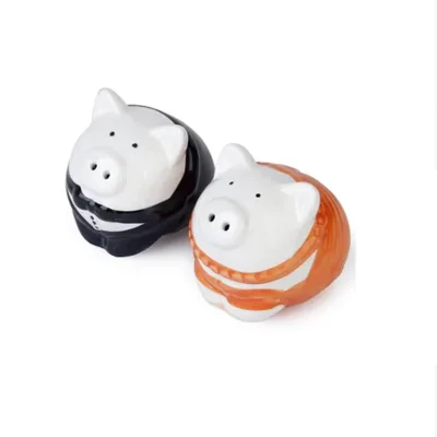 piggy salt and pepper shakers
