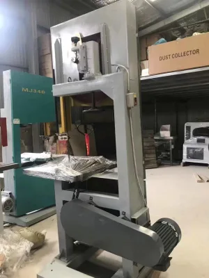 Wood Band Saw Machine Multi Speed Control Stable Cutting Curve Saw Furniture Manufacturing Plant