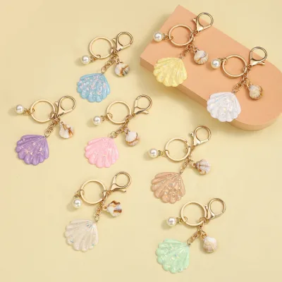 New Design Glitter Resin Seashell Keychain with Pearl Charm Ocean Themed Key Ring for Women Bag Accessories