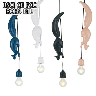 Modern Decoration Chandelier Squirrel Pendant Light Resin Animal Hanging Lamp with Squirrel Tracking Pinecone Design