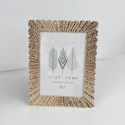 2026 Hot Sale Custom Silver Metallic Photo Frame Vintage Simple Design for Home Table Art Gallery Promo Gift Photo Frames
