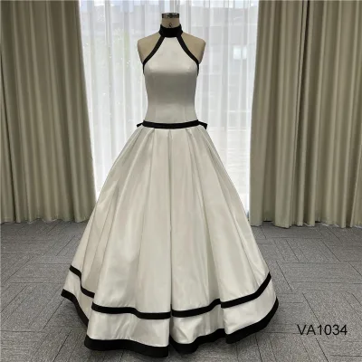 Backless Flower Back Black Decorated Bridal Gown Halter Neck High End Wedding Dress