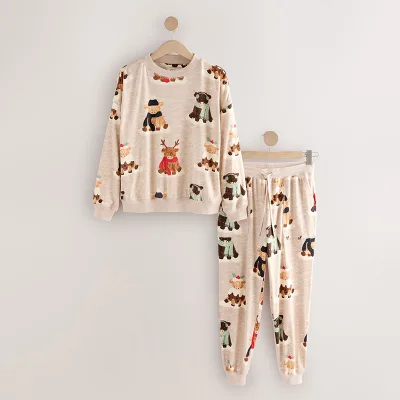 The Reusable Polyester Fabric of the Pajamas and Home Wear Is Very Comfortable