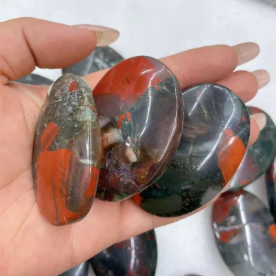 Wholesale Natural Crystal Crafts High Quality African Blood Palm Stone Crystal Crafts Palm Stone for Decoration