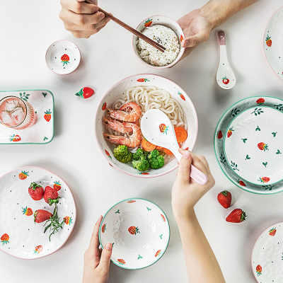 Hand Painting Strawberry Small Sauce Dishes Fancy Ceramic Soy Sauce Dish Seasoning Dish