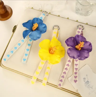 Handmade Artificial Hibiscus with Heart Printing Ribbon Keychain Charm Hawaiian Flower Styl Bag Charms Charming Flower Keychain