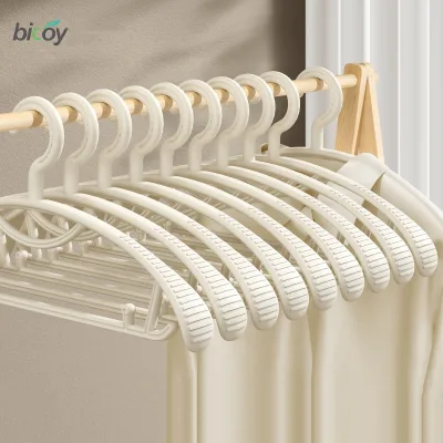 Modern Single Tier Black Plastic Clothes Hanger PP PC Material Hook for Jacket Storage Economical Plastic Hanger