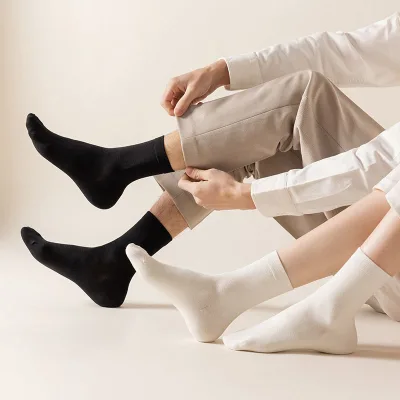 Casual Fashion Simple Custom Logo Knit Girls Wearing Crew Socks Wholesale Manufacturer Top Quality Free Design With Packaging