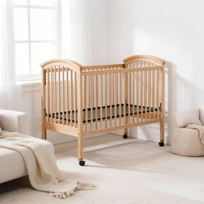 EN Standard Convertible Wooden Baby Bed with Lockable Wheels Natural Color Baby Crib for Europe Nursery