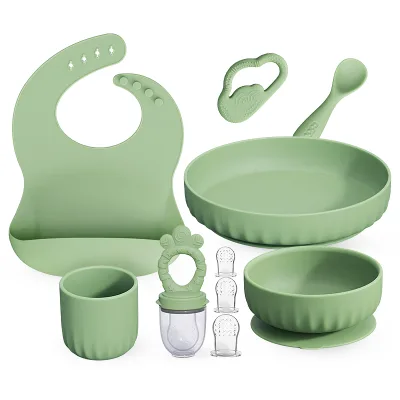 Hot Am Azon ODM Non-Slip Suction Baby Feeding Supplies BPA-Free Silicone Sippy Cup Bib Spoon Set Wholesale Services Available