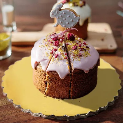 Food Grade Eco Friendly Paperboard Cake Board Round Scalloped Edge Cake Base for Bakery Shop Serving Displaying Cakes