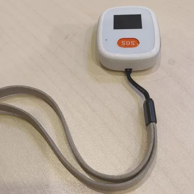 Long Standby Time GPS Tracking Device L15 SOS Alarm Fall Dectction Personal 4G GPS Locator for Senior