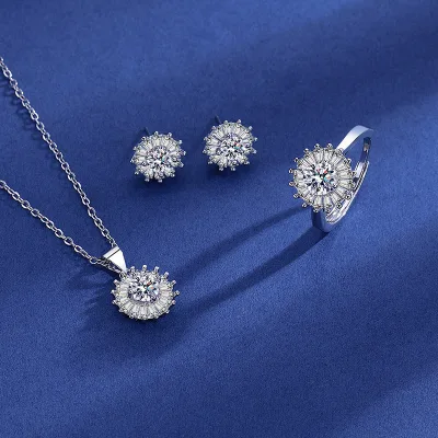 Live-streaming hot sales: One-piece consignment of moissanite diamond-encrusted collarbone chain, sunflower necklace, pendant