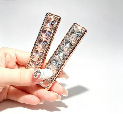 Luxury Diamond Metal USB Rechargeable Windproof Cigarette Lighter for Women Silent Portable Arc Design INS Influencer Style