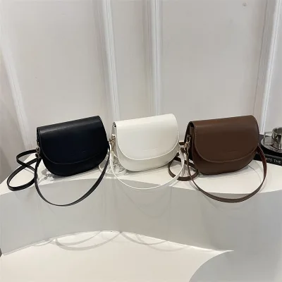 Fashionable Simple Crossbody Bag Casual Shoulder Bag Niche Design Women's Model Underarm Saddle Bag Urban Cover Small Bag