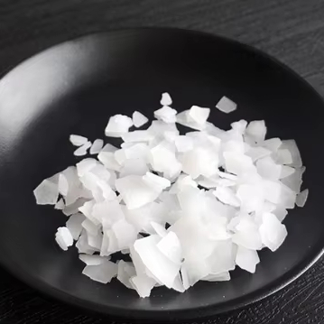 Natural Magnesium Chloride 25kg Bag White Hexahydrate Tablets Flakes Natural Chemicals for Fertilizer and Desiccant