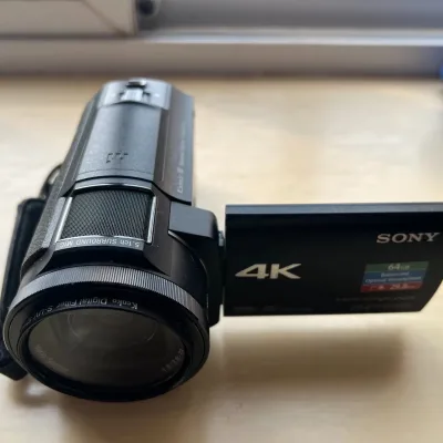 FDR-AXP35 TikTok Live Camcorder 20x Optical Zoom 4K UHD CMOS Sensor 8MP F1.8-F3.4 Aperture 3.0" LCD 5-Axis Stabilization