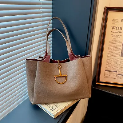 Luxury Shoulder Bag for Women 2026 New Casual Crossbody Bag Ladies Daily Commute Handbag Large Capacity Soft PU Leather Tote Bag
