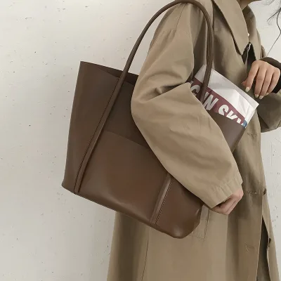 Luxury Women's Shoulder Handbag with Custom Logo PU Material Big Capacity Portable Feature Luxury Fashion Design by Manufacturer
