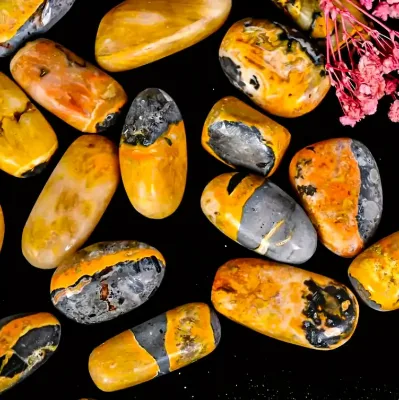 Wholesale High Quality Natural Bumblebees jasper Palm Stone Healing Crystal Palm for Souvenir