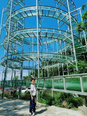 Commercial Grade Fiberglass Water Slide Coaster-Custom Outdoor Mountain Theme for Resorts Amusement Parks Kids-Friendly Home Use