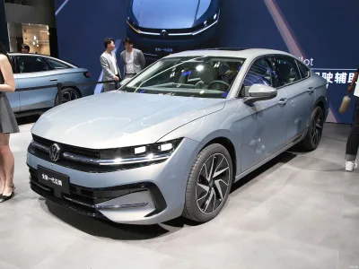 Volkswagen Magotan 2025 Popular 280TSI DSG LHD with EA211 1.4T Turbo 5-seater Sedan VW Cheap Price Vioture Autos Car