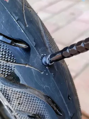 New Tubeless Tire Repair Screw & Rubber Nails-Easy Install for Motorcycle & Car Tires (Universal Fit)