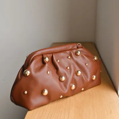 New Multi Color Solid Rivets Studded Cloud Clutch Bag Women Ruched Evening Bag Gold Silver Rivet Decoration Purses for Daily Use