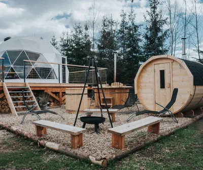 Jieol Luxury Camping Cabin House Family Party Globe Geometric Dome Tent for Camping