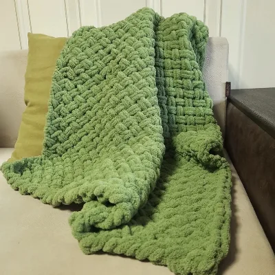2023 New Soft Handmade Plush Blanket Knitted Chunky Baby Plaid Green Soft Crochet Blanket W5297