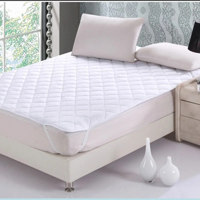 Wholesale 100 Polyester Cheap Price Washable King Bed Pad Mattress Protector for Hotel Bedding