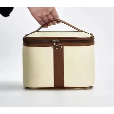 Wholesale large cosmetic case Easy to carry travel makeup bag