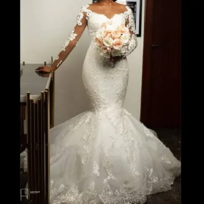 2023 Gorgeous Plus Size Mermaid Wedding Dresses Bridal Gown Lace Appliques Crystal Beaded Long Sleeves V Neck Wedding Dress