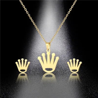 Vintage Queen Crown Pendant Necklace Gold Plating Crown Pendant Necklace for Women