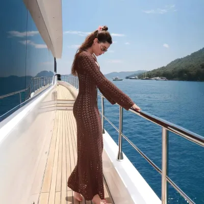Foreign Trade New Leisure Beach Dress European American Women's V-neck Hollow-out Slim-fit Mid-length Sheath Skirt Solid Dress