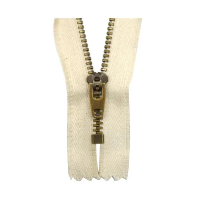 Wholesales 3# Zip Jeans Brass Metal Zipper Polyester Tape 4.5 YG Slider Jacket Zip H Shape Bottom Stop Auto Lock EU Standard