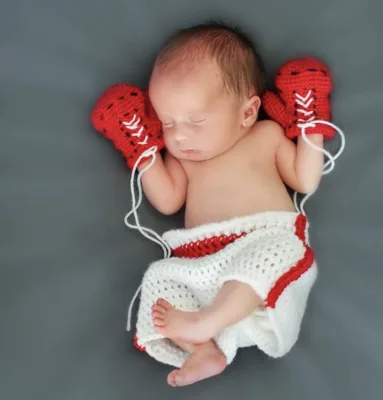 2023 Hot Selling Crochet Baby Boxer Mittens and Boxing Shorts Infant Shower Gifts