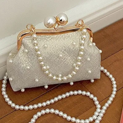 New Fashion Handbags Young Lady Pearl Chain Bags New Banquet Pearl Dinner Bags Fashion Luxury Pearl Shoulder Bag for Women