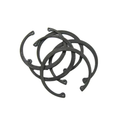 OD43.5 mm Internal Circlip 1.75mm Thickness Black Finish 47~54Hrc Hardness DIN 472 Standard DIN472-40