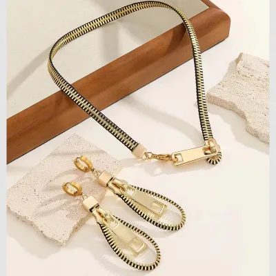 Exaggerated Personality Zipper Necklace, a Versatile Long Sweater Chain, Gold Steel Trendy Accessory