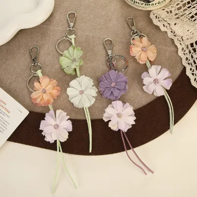 Wholesale Sweet Artificial Daisy Tassel Keychain Charm Charming Floral Key Ring Holder with Tassel Accent for Women Girls Gift