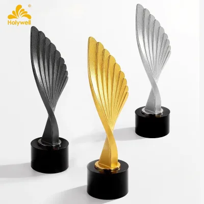 Holywell 2026 Hot Sale Elegant Metal Angel Wing Design Eco-Friendly Engraved Carved Trophy Gold Silver Plated Business Use