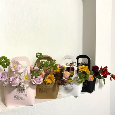 Wholesale Portable Black Bouquets Baskets Floral Arrangement Packaging Box Kraft Paper Carry Bag Vase Flower Bouquet Bag