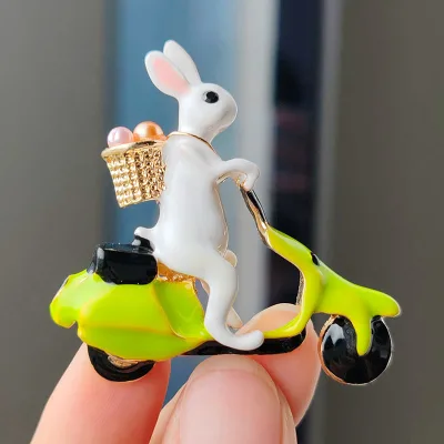 Cartoon Zodiac Brooch Inlaid with Diamonds Cute Oil Dripping Rabbit Brooch for Cycling