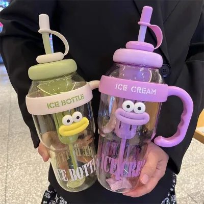 Hotselling Good Price Portable Plastic Sippy Cup 1300ml Large Capacity Water Bottle with Handle Sports Fitness
