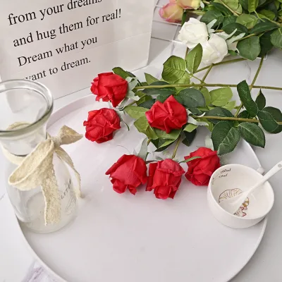 Single Moisturizing Rose Bud Simulation Feel Rose Bud Simulation Flower Hotel Flower Set Chinese Valentine's Day Hand Bouquet